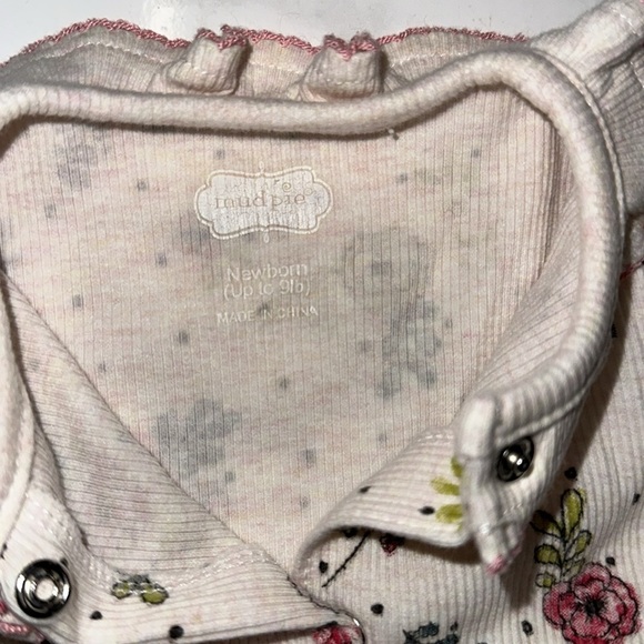Mudpie Floral newborn One Piece up to 9 lbs size newborn - Picture 4 of 7